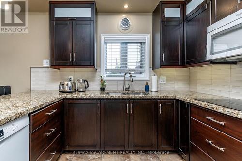 5 Battle Street, Thorold, ON - Indoor Photo Showing Kitchen With Double Sink