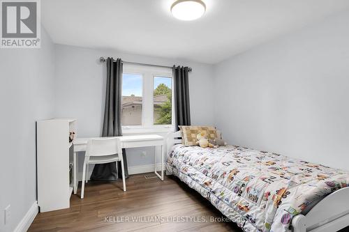 43 Finsbury Crescent, London, ON - Indoor Photo Showing Bedroom