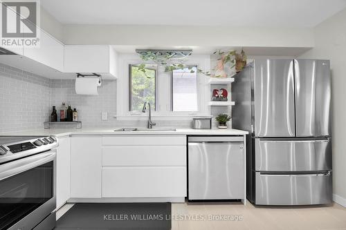 43 Finsbury Crescent, London, ON - Indoor Photo Showing Kitchen