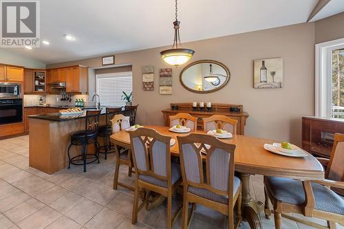 4117 Gallaghers Boulevard S, Kelowna, BC - Indoor Photo Showing Dining Room