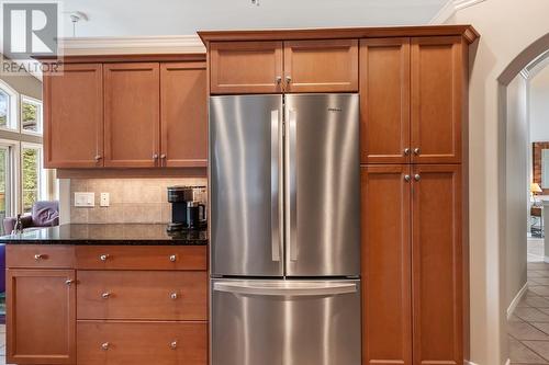 4117 Gallaghers Boulevard S, Kelowna, BC - Indoor Photo Showing Kitchen