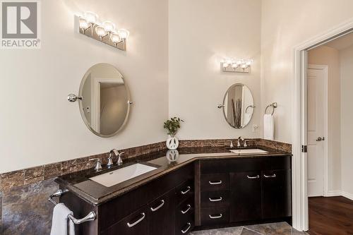 4117 Gallaghers Boulevard S, Kelowna, BC - Indoor Photo Showing Bathroom