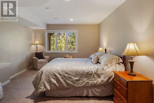 4117 Gallaghers Boulevard S, Kelowna, BC - Indoor Photo Showing Bedroom