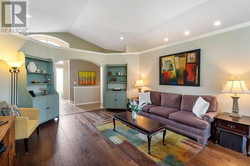 4117 Gallaghers Boulevard S, Kelowna, BC - Indoor Photo Showing Living Room