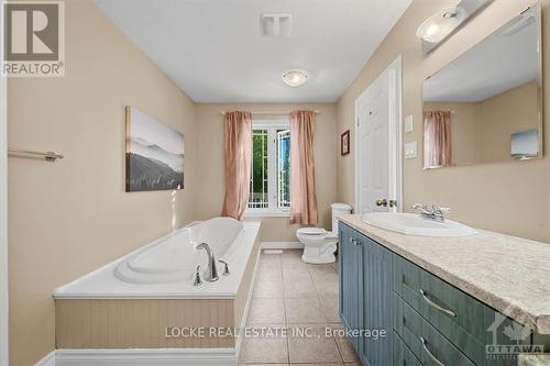 24 Marquette Street, Clarence-Rockland, ON - Indoor Photo Showing Bathroom