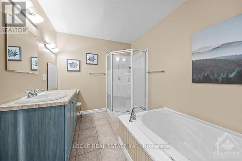 24 Marquette Street, Clarence-Rockland, ON - Indoor Photo Showing Bathroom