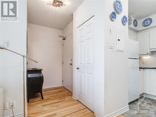 445 Laurier Avenue W Unit#605, Ottawa, ON - Indoor Photo Showing Other Room