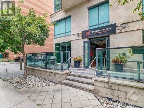 445 Laurier Avenue W Unit#605, Ottawa, ON - Outdoor