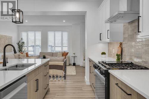 2835 Canyon Crest Drive Unit# 19, West Kelowna, BC - Indoor Photo Showing Kitchen With Double Sink With Upgraded Kitchen