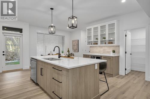 2835 Canyon Crest Drive Unit# 19, West Kelowna, BC - Indoor Photo Showing Kitchen With Double Sink