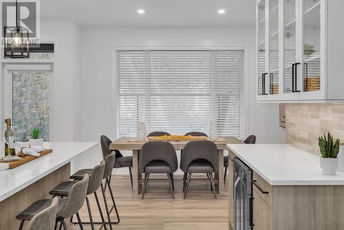 2835 Canyon Crest Drive Unit# 19, West Kelowna, BC - Indoor Photo Showing Dining Room