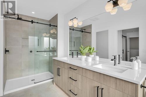 2835 Canyon Crest Drive Unit# 19, West Kelowna, BC - Indoor Photo Showing Bathroom