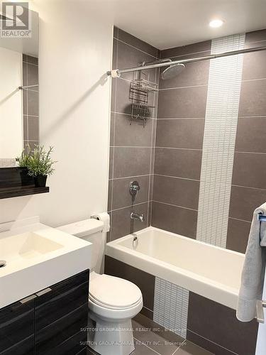 701 - 28 Avondale Avenue, Toronto, ON - Indoor Photo Showing Bathroom