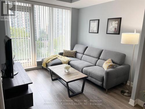 701 - 28 Avondale Avenue, Toronto, ON - Indoor Photo Showing Living Room