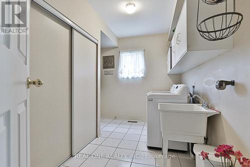 493 Sandalwood Court, Oshawa, ON - Indoor Photo Showing Laundry Room