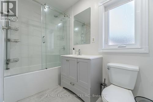 60 Bramhall Circle, Brampton, ON - Indoor Photo Showing Bathroom