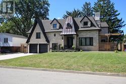 375 ARDEN CRESCENT  Burlington, ON L7L 2A7