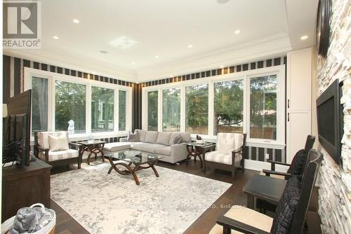 375 Arden Crescent, Burlington, ON - Indoor Photo Showing Living Room