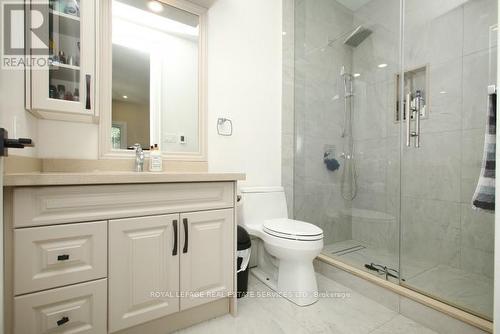 375 Arden Crescent, Burlington, ON - Indoor Photo Showing Bathroom