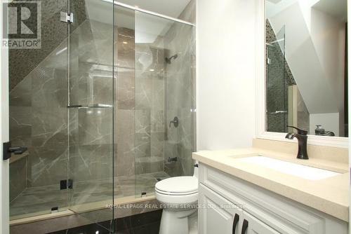 375 Arden Crescent, Burlington, ON - Indoor Photo Showing Bathroom