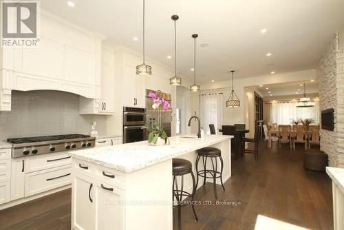 375 Arden Crescent, Burlington, ON - Indoor Photo Showing Kitchen With Upgraded Kitchen