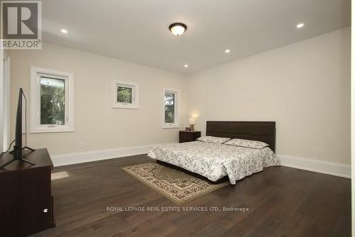 375 Arden Crescent, Burlington, ON - Indoor Photo Showing Bedroom