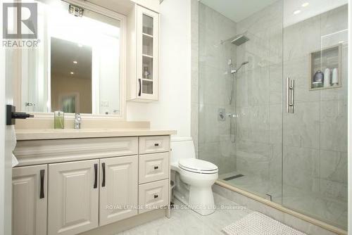 375 Arden Crescent, Burlington, ON - Indoor Photo Showing Bathroom