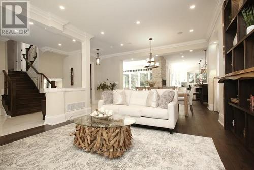 375 Arden Crescent, Burlington, ON - Indoor Photo Showing Living Room