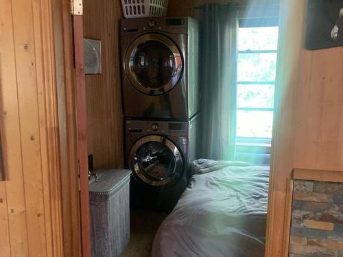 Bedroom - 6220 Ch. De La Baie-Destor, Rouyn-Noranda, QC - Indoor Photo Showing Laundry Room