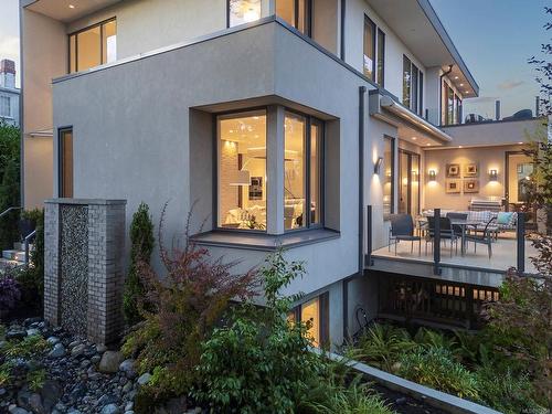 2816 Burdick Ave, Oak Bay, BC 