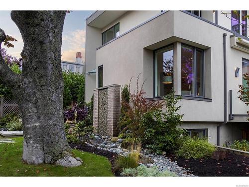 2816 Burdick Ave, Oak Bay, BC 