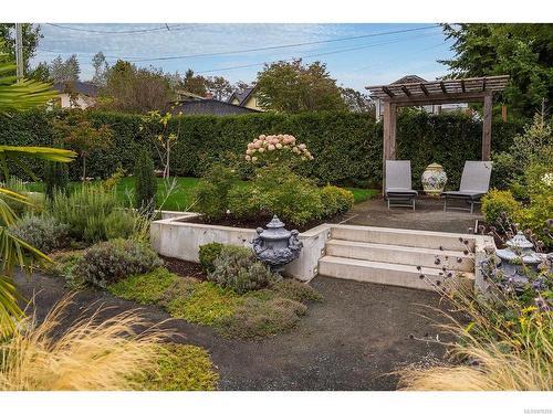 2816 Burdick Ave, Oak Bay, BC 