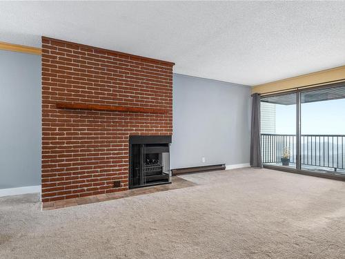 315-585 Dogwood St, Campbell River, BC - Indoor With Fireplace