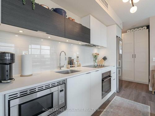 2204-20 Thomas Riley Rd, Toronto, ON - Indoor Photo Showing Kitchen With Upgraded Kitchen