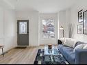 40 Fullerton Ave, Hamilton, ON  - Indoor Photo Showing Living Room 