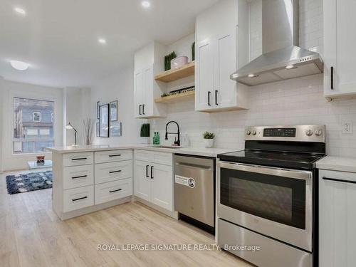 40 Fullerton Ave, Hamilton, ON - Indoor Photo Showing Kitchen With Upgraded Kitchen