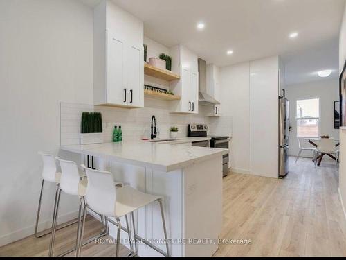 40 Fullerton Ave, Hamilton, ON - Indoor Photo Showing Kitchen