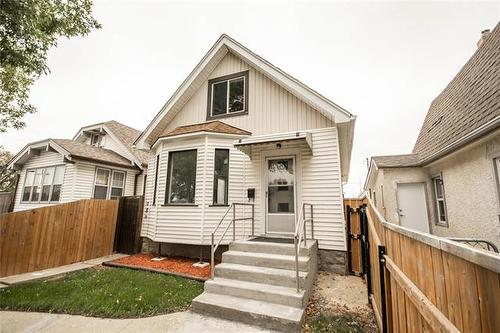 986 Alfred Ave, Winnipeg, MB 