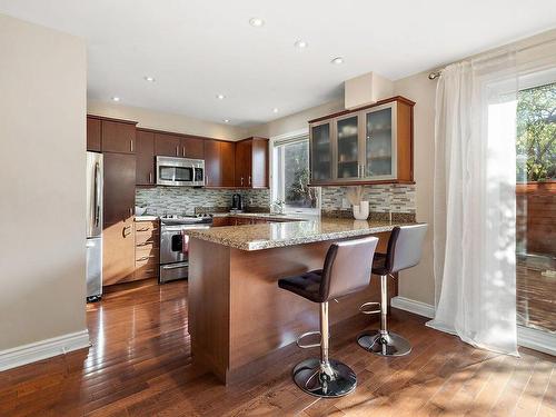 Kitchen - 370 Rue Marlatt, Montréal (Saint-Laurent), QC - Indoor Photo Showing Kitchen With Upgraded Kitchen