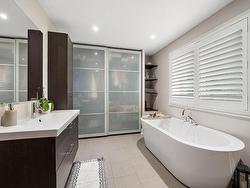 Ensuite bathroom - 