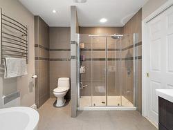 Ensuite bathroom - 