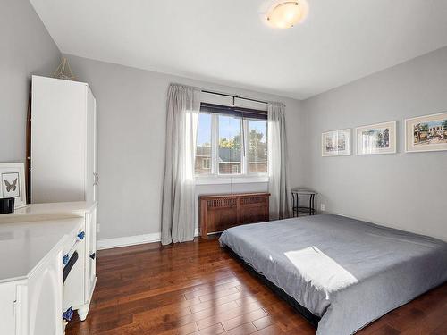 Chambre Ã Â coucher - 370 Rue Marlatt, Montréal (Saint-Laurent), QC - Indoor Photo Showing Bedroom