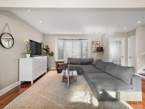 Salon - 370 Rue Marlatt, Montréal (Saint-Laurent), QC - Indoor Photo Showing Living Room