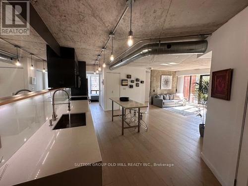 211 - 456 College Street, Toronto, ON - Indoor