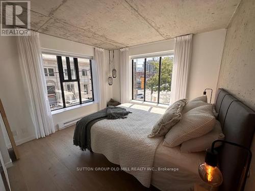 211 - 456 College Street, Toronto, ON - Indoor Photo Showing Bedroom