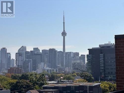 211 - 456 College Street, Toronto, ON - Outdoor With View