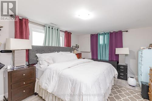 31 Courtice Crescent, Collingwood, ON - Indoor Photo Showing Bedroom