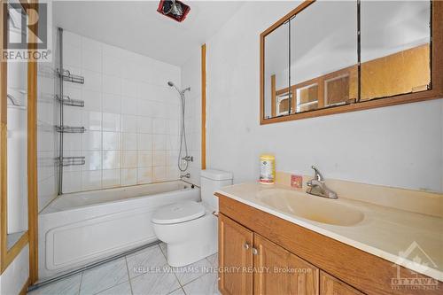 3062 Old Highway 17 Road, Clarence-Rockland, ON - Indoor Photo Showing Bathroom