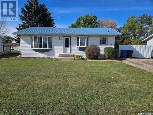 14 Macrae Bay, Carlyle, SK - Outdoor With Facade