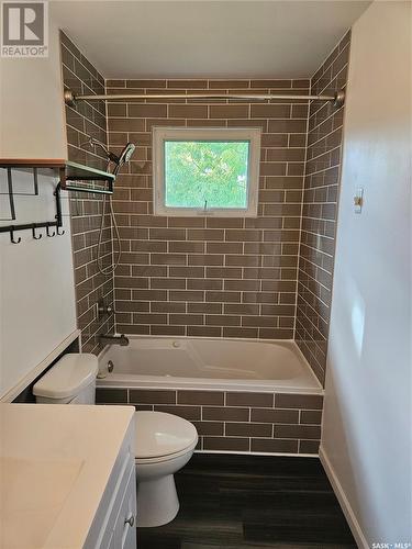 14 Macrae Bay, Carlyle, SK - Indoor Photo Showing Bathroom